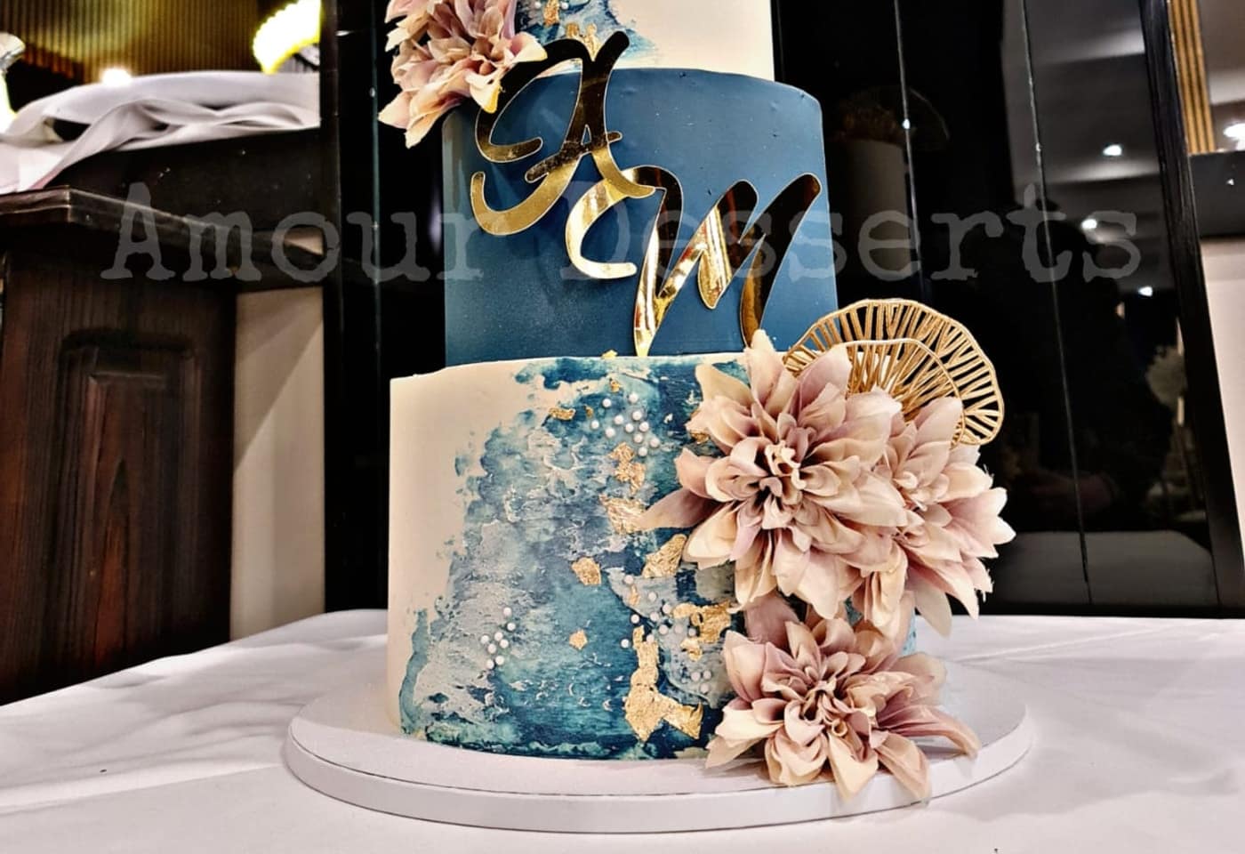 Wedding cake delivery and setup details